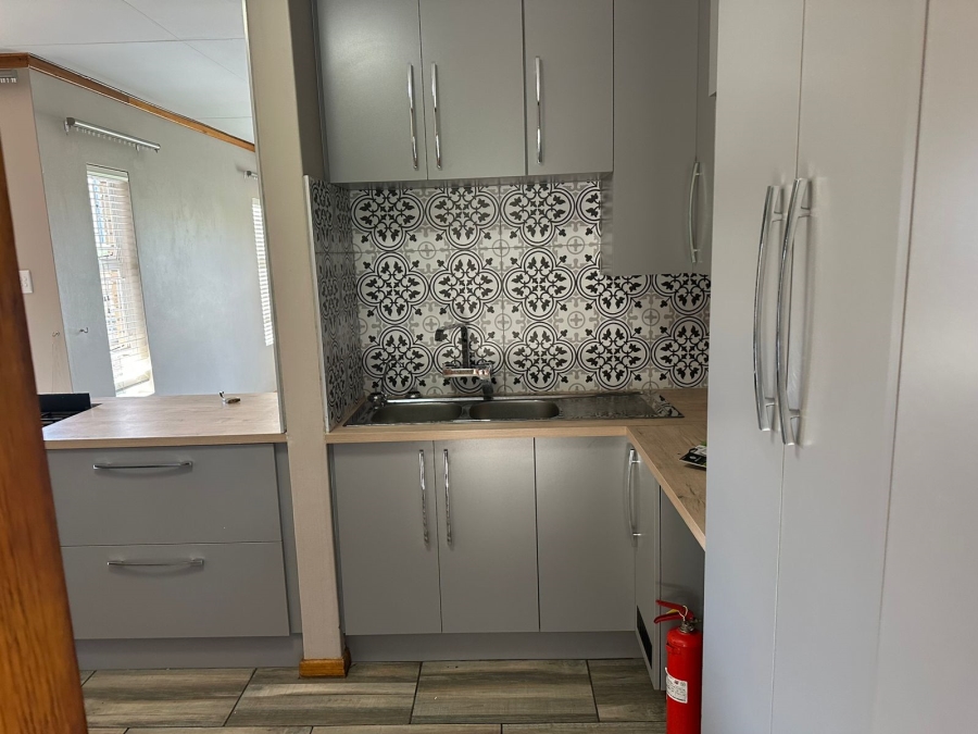 To Let 3 Bedroom Property for Rent in Pentagon Park Free State